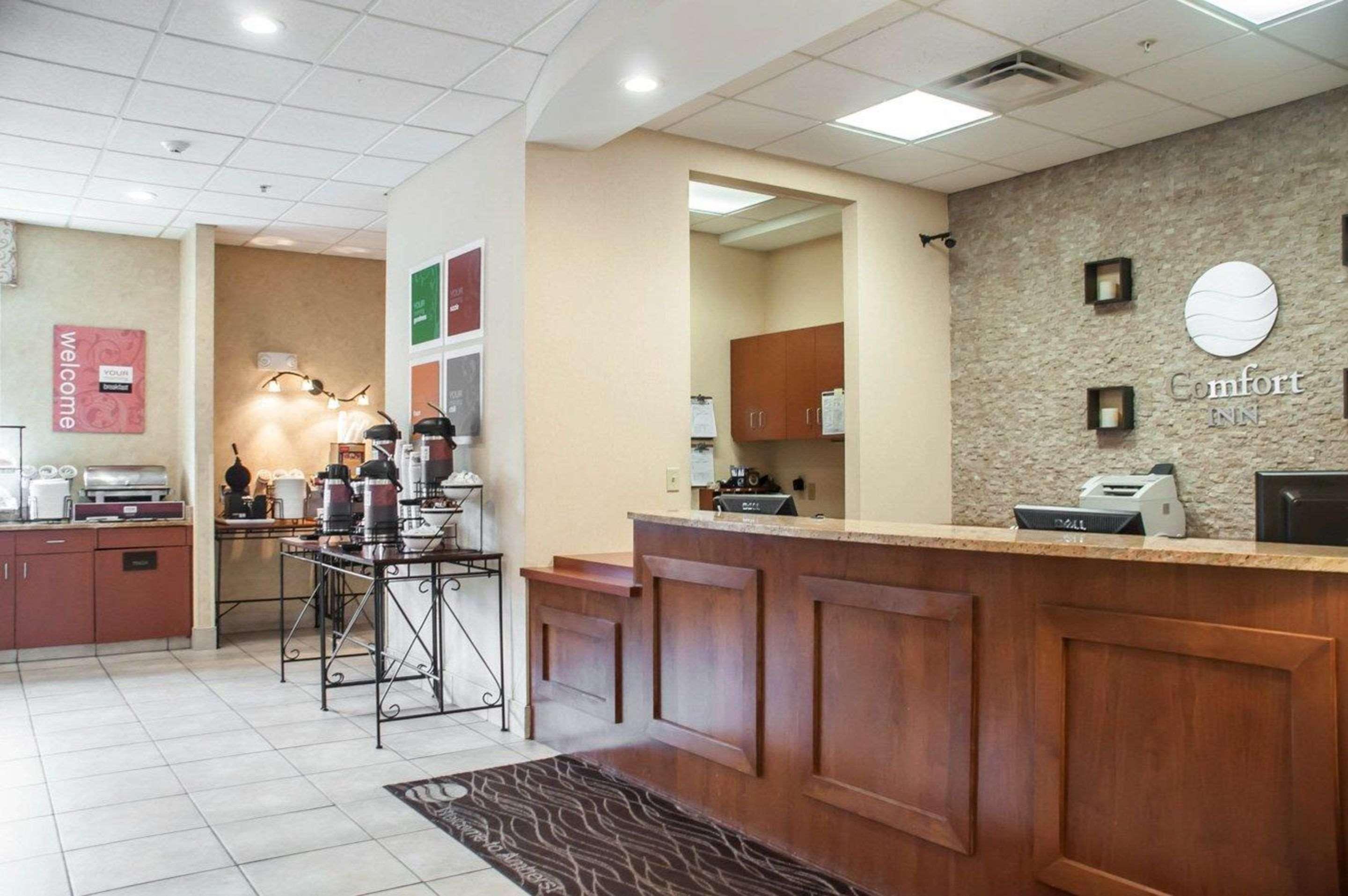 Comfort Inn University Amherst Exteriör bild